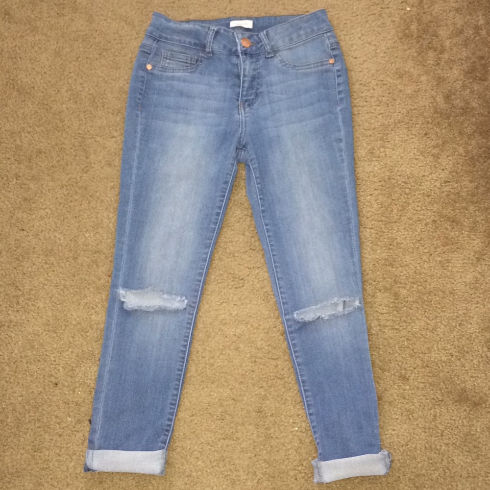 Blue ripped skinny jeans